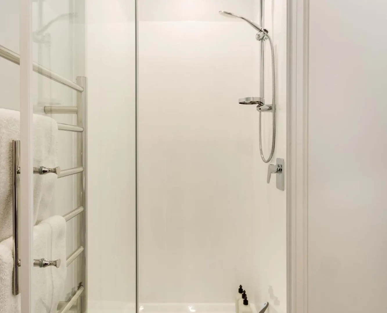 Serene 2 Bed Cbd Retreat 基督城 0*,