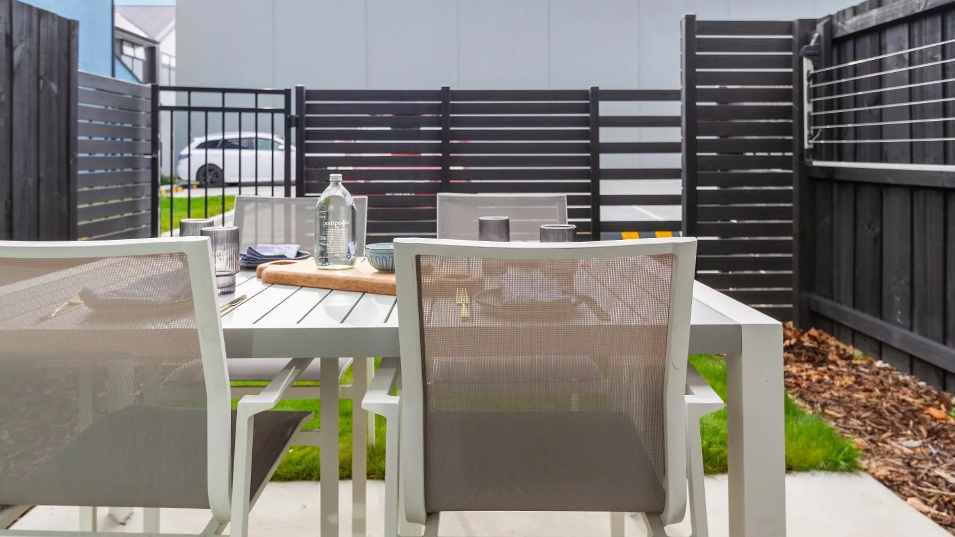 Serene 2 Bed Cbd Retreat 基督城 公寓