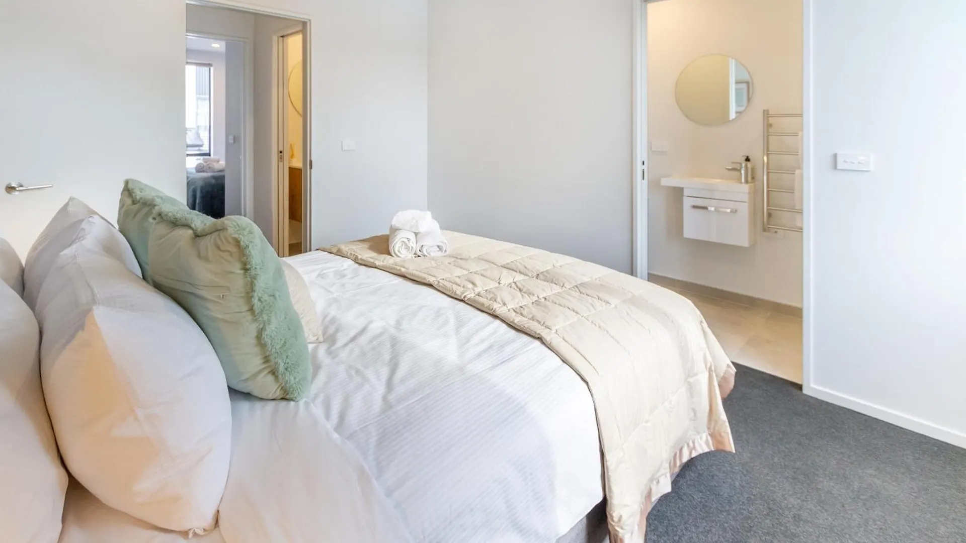 Serene 2 Bed Cbd Retreat Christchurch 0*,